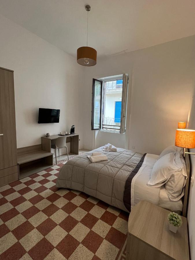 Bonadies64 B&B ซาแลร์โน ภายนอก รูปภาพ